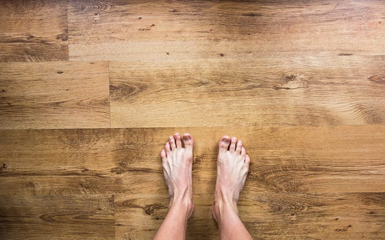 barefoot-2617757-r6had0lwchw4p1sxpi2c88ajfaxbw4e9liwrahc280